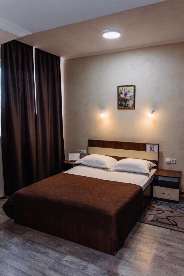 Гостинний Двір "Марія" Hotel Kropyvnytskyi Bagian luar foto