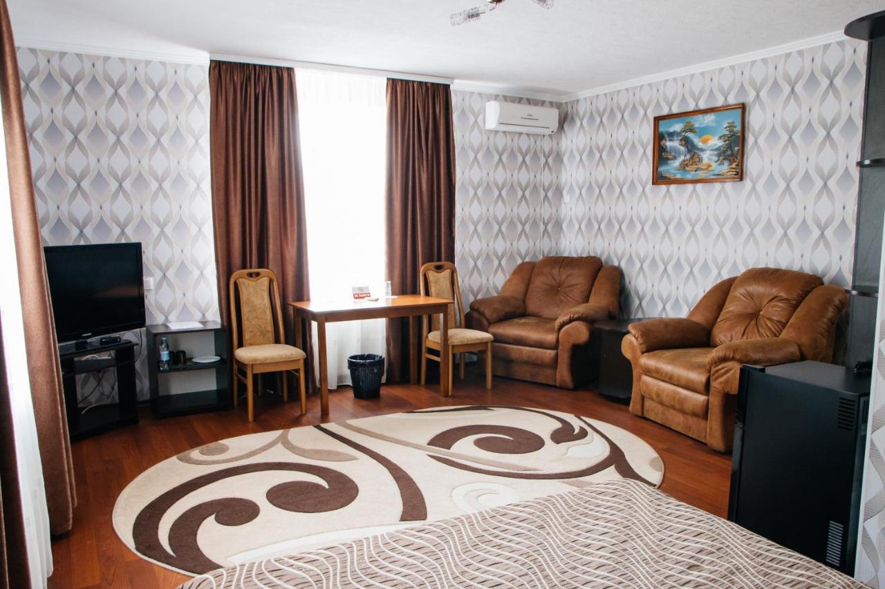 Гостинний Двір "Марія" Hotel Kropyvnytskyi Bagian luar foto