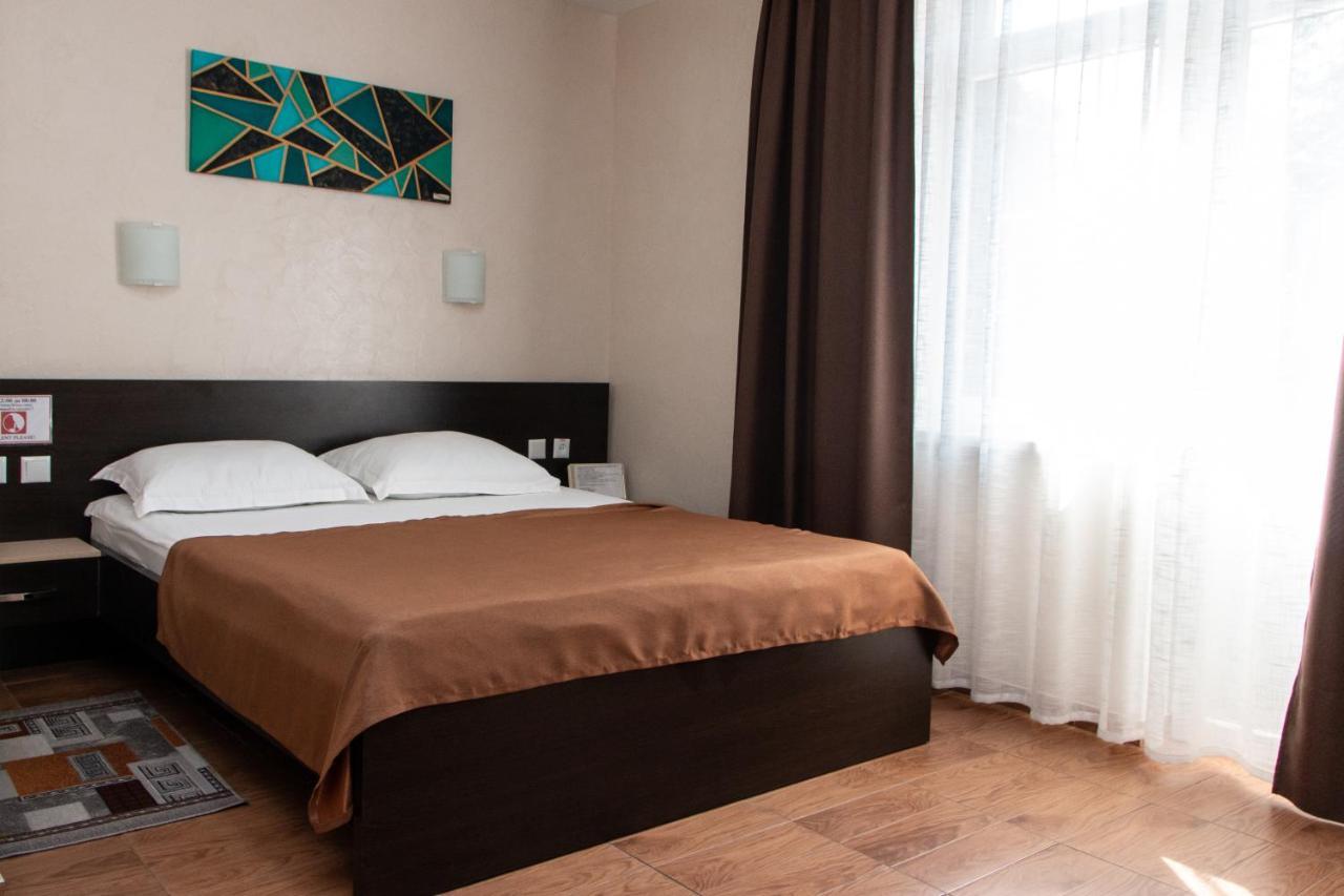 Гостинний Двір "Марія" Hotel Kropyvnytskyi Bagian luar foto